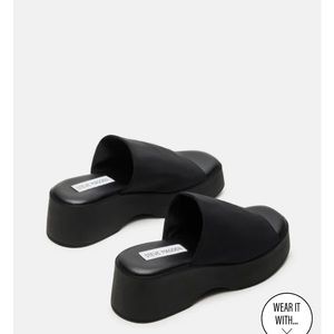 Black, Steve Madden platforms; Size 9